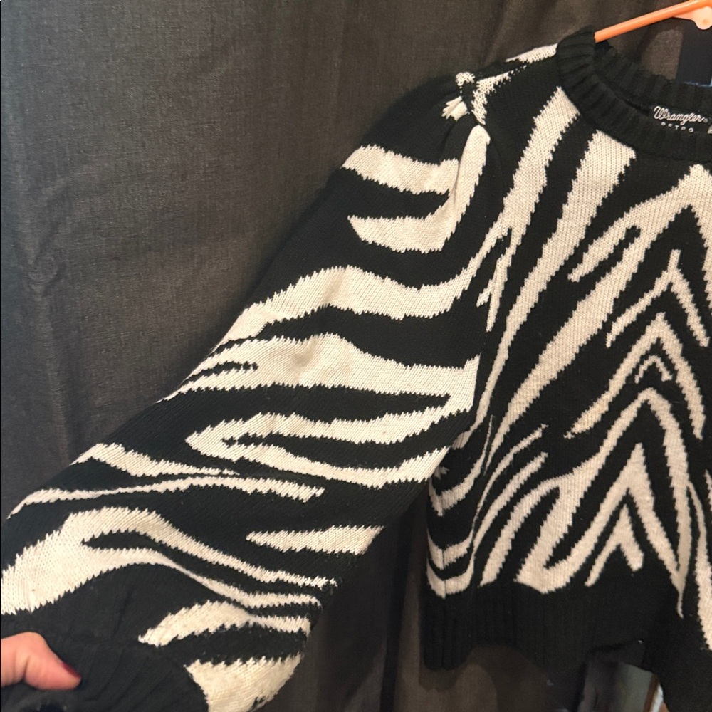 Wrangler Zebra Pattern Knit Sweater - Picture 2 of 3